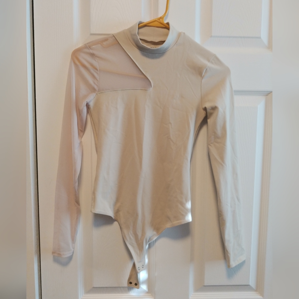 Abercrombie & Fitch Beige Long Sleeve Mesh Panel/Sleeve Bodysuit Size XS NWT